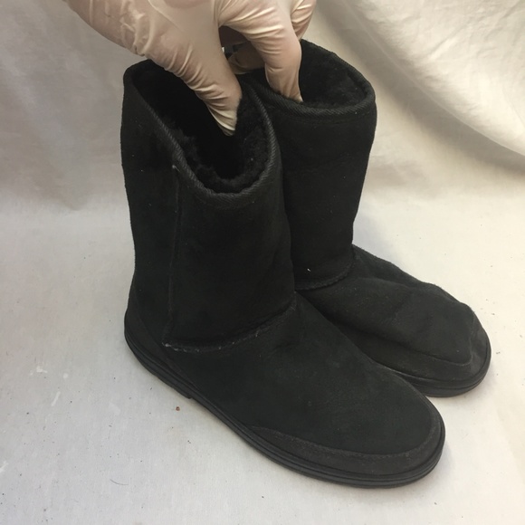 Mini UGG Black Boots Size: 5 - Picture 3 of 8